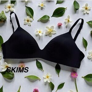 SKIMS Elegant Black Bra